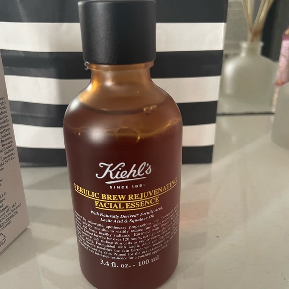 Kiehl’s Ferulic Brew Rejuvenating Facial Essence 3.4 fl. oz. - Picture 2 of 9